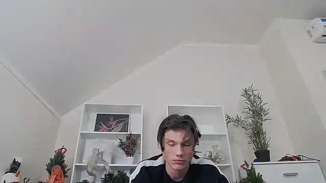 CalvinCay online show from December 2024 02:19:01 AM