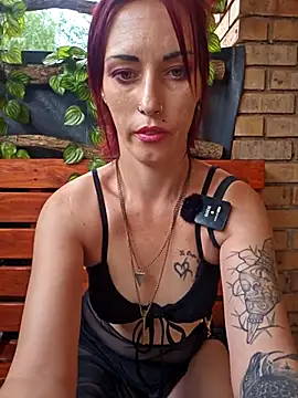 Snapshot of Astoria_Moon chatting on February 2025 12:06:02 PM Astoria Moon online show from February 2025 12:06:02 PM