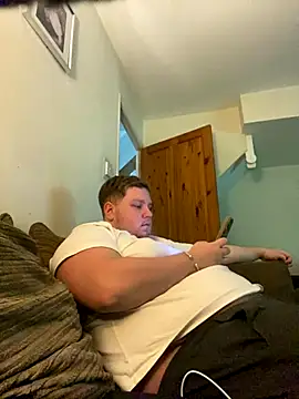 Snapshot of Lukeyboy027 chatting on November 2025 03:21:01 PM Lukeyboy027 online show from November 2025 03:21:01 PM