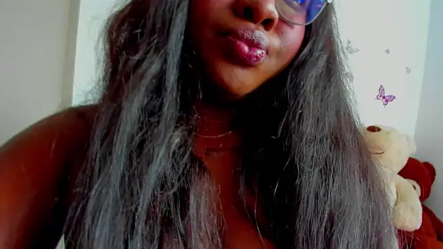 Naomii King online show from April 2026 06:08:02 PM