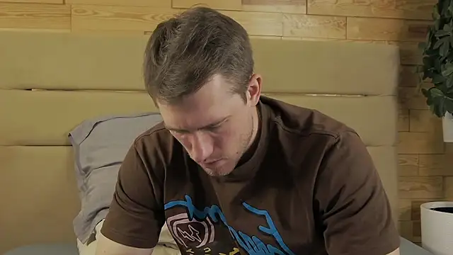 EthanPinkman online show from October 2025 04:43:02 AM