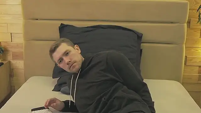 EthanPinkman online show from April 2026 04:15:01 AM