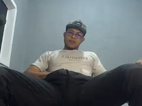 grandominantex1 online show from December 2024 05:17:01 AM