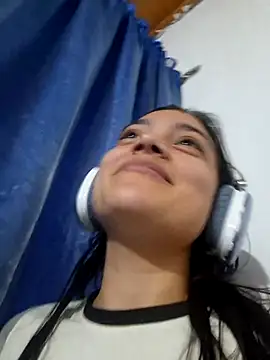 Snapshot of littlemelii chatting on January 2025 12:09:01 AM littlemelii online show from January 2025 12:09:01 AM