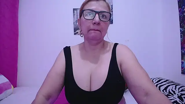 Snapshot of razzisweet chatting on January 2025 01:42:02 PM razzisweet online show from January 2025 01:42:02 PM