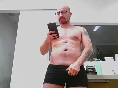 SeizoC online show from November 2025 05:06:02 AM