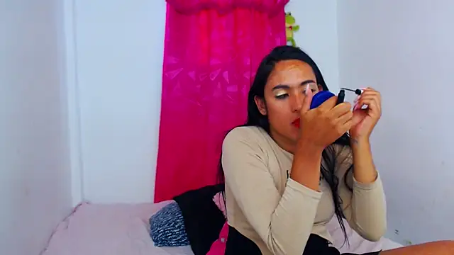 Snapshot of misss_estrella chatting on September 2025 08:32:02 PM misss estrella online show from September 2025 08:32:02 PM