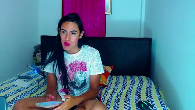 Snapshot of misss_estrella chatting on March 2026 10:32:01 AM misss estrella online show from March 2026 10:32:01 AM