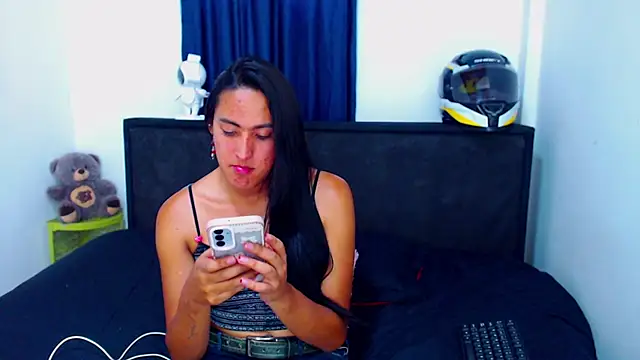 misss estrella online show from April 2026 09:15:02 PM