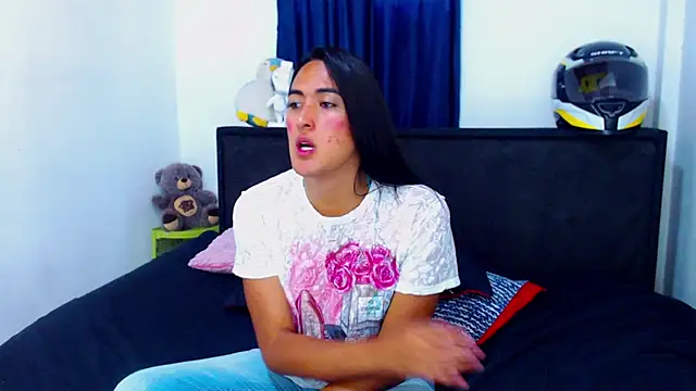 misss estrella online show from April 2026 04:10:02 PM