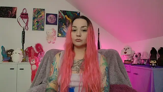 Snapshot of PinkHurricaneOfficial chatting on October 2025 11:18:02 AM PinkHurricaneOfficial online show from October 2025 11:18:02 AM