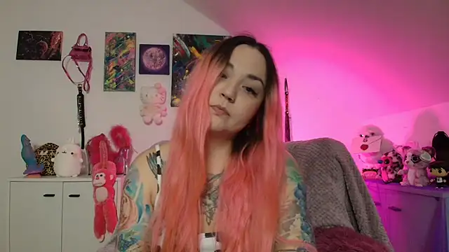 Snapshot of PinkHurricaneOfficial chatting on October 2025 09:38:02 PM PinkHurricaneOfficial online show from October 2025 09:38:02 PM