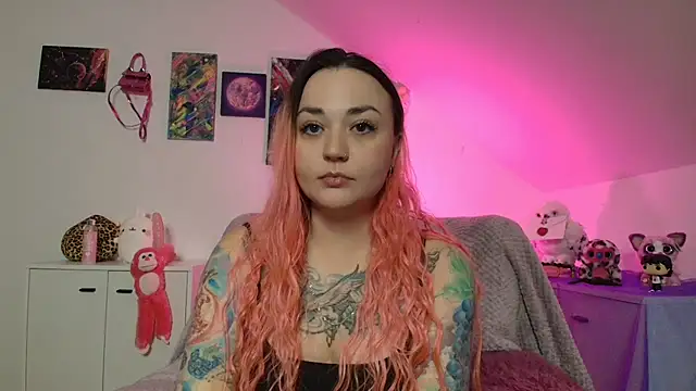 Snapshot of PinkHurricaneOfficial chatting on November 2025 05:35:02 PM PinkHurricaneOfficial online show from November 2025 05:35:02 PM