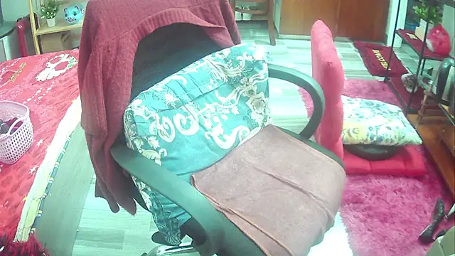 Snapshot of Miu-Le chatting on March 2025 08:21:02 PM Miu-Le online show from March 2025 08:21:02 PM