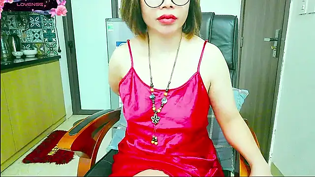 Snapshot of Miu-Le chatting on September 2025 12:05:01 PM Miu-Le online show from September 2025 12:05:01 PM