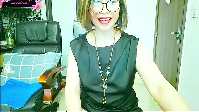 Snapshot of Miu-Le chatting on September 2025 09:29:02 PM Miu-Le online show from September 2025 09:29:02 PM