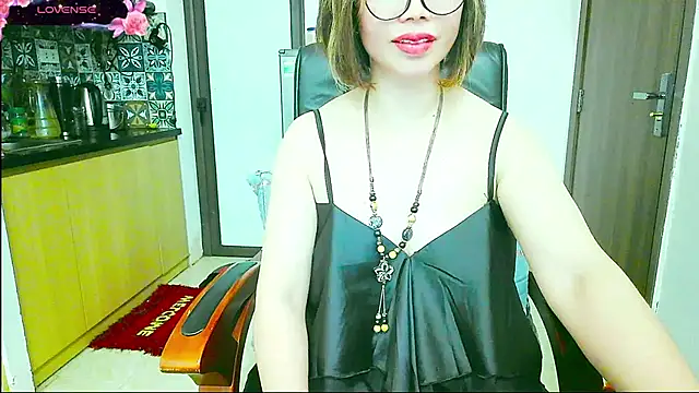 Snapshot of Miu-Le chatting on September 2025 07:35:02 AM Miu-Le online show from September 2025 07:35:02 AM