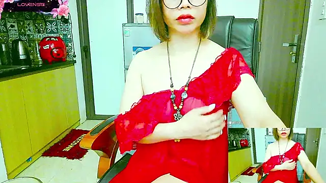 Snapshot of Miu-Le chatting on October 2025 09:15:01 PM Miu-Le online show from October 2025 09:15:01 PM