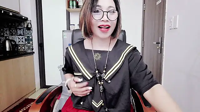 Snapshot of Miu-Le chatting on November 2025 02:24:02 AM Miu-Le online show from November 2025 02:24:02 AM