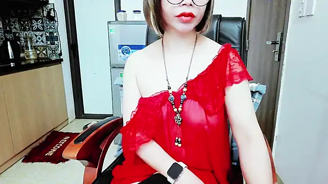 Snapshot of Miu-Le chatting on November 2025 12:00:01 AM Miu-Le online show from November 2025 12:00:01 AM