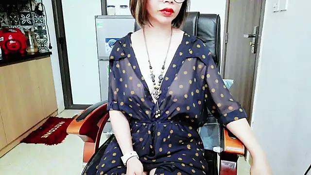 Snapshot of Miu-Le chatting on November 2025 11:54:01 PM Miu-Le online show from November 2025 11:54:01 PM