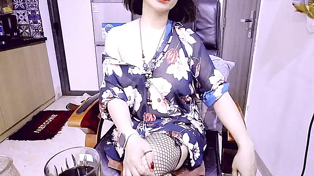 Miu-Le online show from April 2026 07:58:01 PM