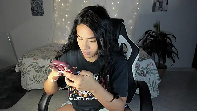 Riana Kean online show from October 2025 02:04:02 AM