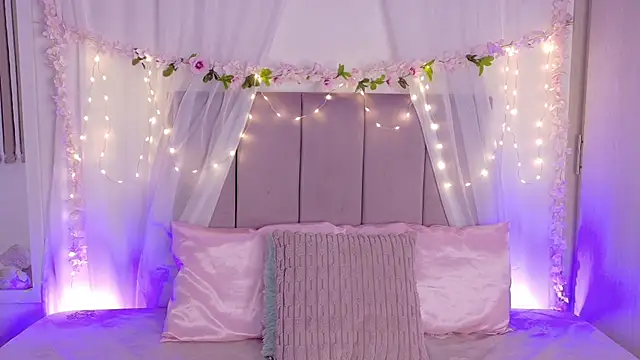 Julie Bennet online show from March 2026 02:57:02 AM