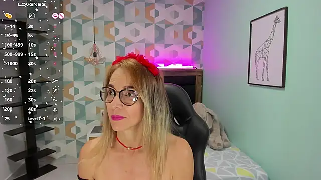 Snapshot of CATIAJONES chatting on January 2025 06:52:01 PM CATIAJONES online show from January 2025 06:52:01 PM