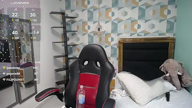 Snapshot of CATIAJONES chatting on February 2025 12:42:01 AM CATIAJONES online show from February 2025 12:42:01 AM