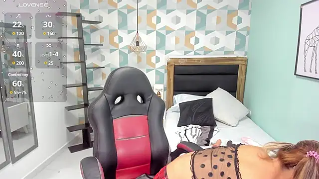 Snapshot of CATIAJONES chatting on February 2025 06:59:01 PM CATIAJONES online show from February 2025 06:59:01 PM