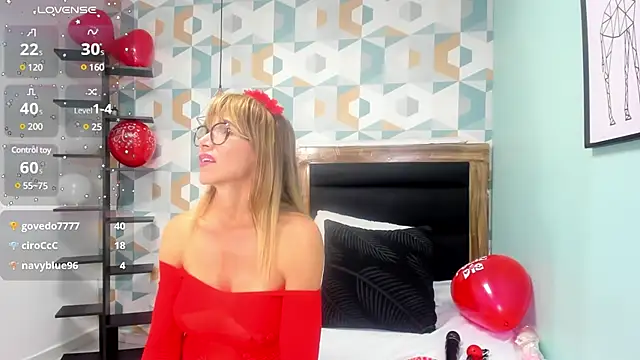 Snapshot of CATIAJONES chatting on February 2025 10:04:01 PM CATIAJONES online show from February 2025 10:04:01 PM