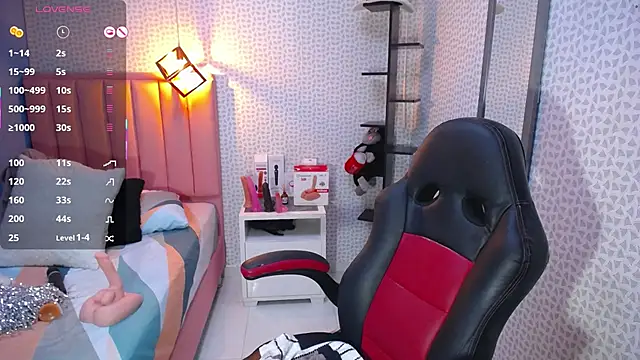 Snapshot of CATIAJONES chatting on October 2025 06:51:01 PM CATIAJONES online show from October 2025 06:51:01 PM