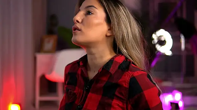 KellyMathews online show from September 2025 02:04:02 AM