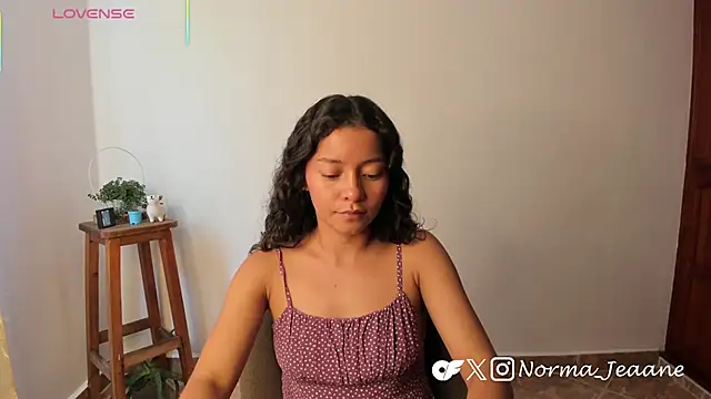 Norma-Jeaane online show from March 2026 04:33:01 PM