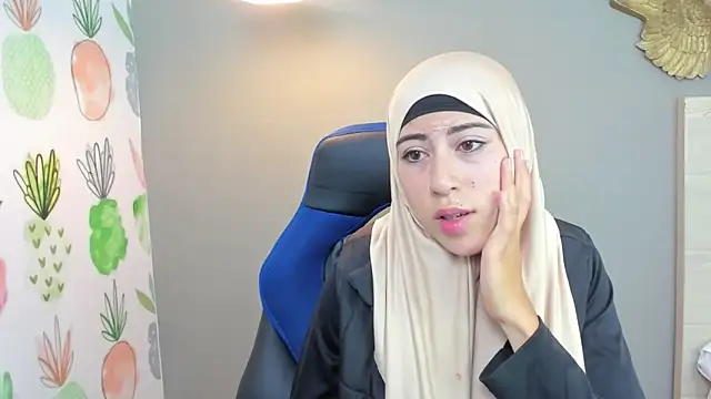 chaymae nah  online show from December 2024 09:02:01 AM