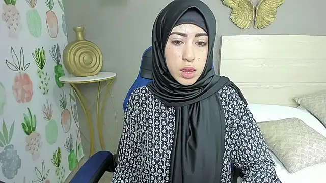 chaymae nah  online show from January 2025 06:03:02 AM