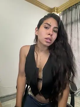 bella-black online show from April 2026 01:33:02 PM