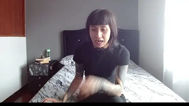 Emilia 1995 online show from November 2025 03:12:02 PM