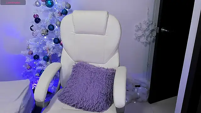 Snapshot of nyna_1 chatting on December 2024 11:30:01 PM nyna 1 online show from December 2024 11:30:01 PM