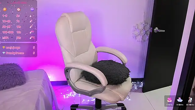 Snapshot of nyna_1 chatting on March 2025 10:45:02 PM nyna 1 online show from March 2025 10:45:02 PM