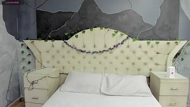 Snapshot of AmberGreyy_ chatting on November 2025 06:06:02 PM AmberGreyy online show from November 2025 06:06:02 PM