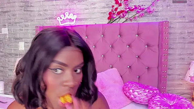 Snapshot of IsabellaBromsS chatting on February 2025 08:28:02 PM IsabellaBromsS online show from February 2025 08:28:02 PM