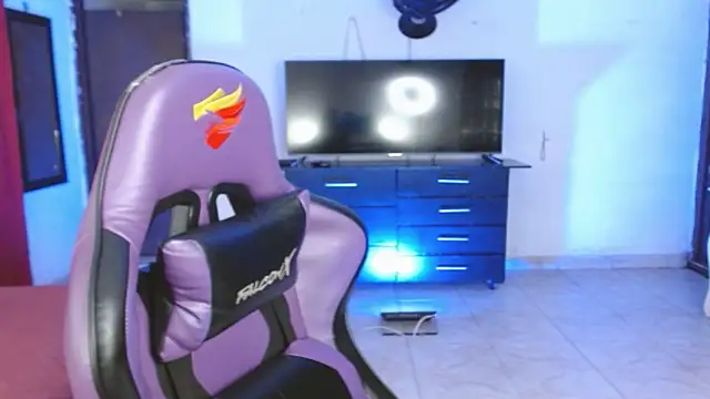 engielphoenis14 online show from March 2026 11:45:01 PM