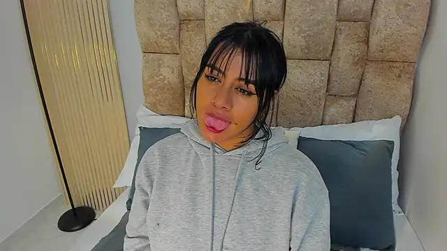 amatista  smith online show from November 2025 12:14:02 PM