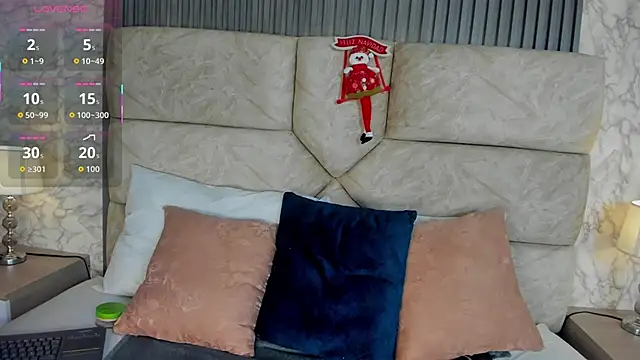 amatista  smith online show from November 2025 08:45:01 PM