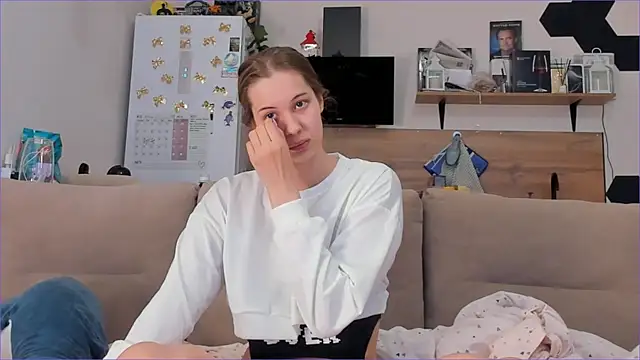 Girl alone home online show from April 2026 02:09:01 PM