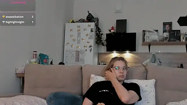 Girl alone home online show from June 2026 04:08:01 AM