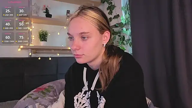 Snapshot of NaokoStifel chatting on May 2026 01:11:02 AM NaokoStifel online show from May 2026 01:11:02 AM