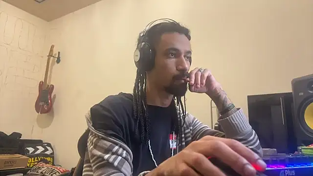 Snapshot of hotcamboy420 chatting on November 2025 07:57:02 PM hotcamboy420 online show from November 2025 07:57:02 PM